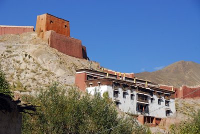 Pelkor Chöde Monastery houses 3 sects of Tibetan Buddhism, Gelugpa, Sakyapa and Kadampa