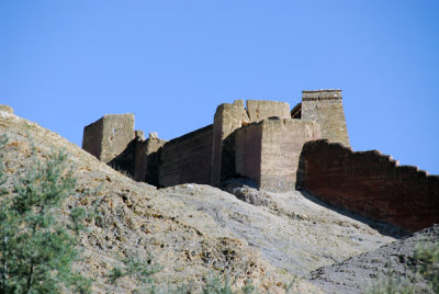 The northern wall of Pelkor Chöde Monastery seen from the northwest