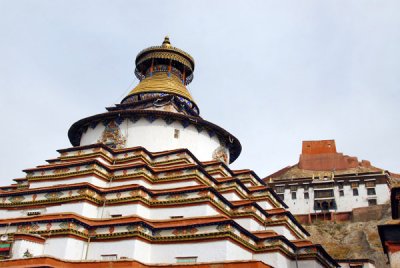 The Gyantse Kumbum is 35m tall with a gold dome