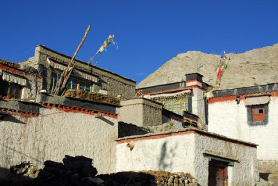 Gyantse's Tibetan old town is split by a narrow ridge