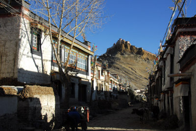 Tibetan old town with Gyantse Dzong