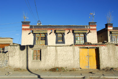 Traditional style house along Yingxiong Beilu