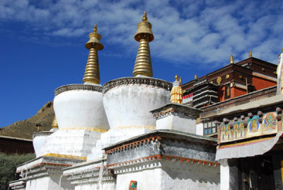 Stupas (chrten) Tashilhunpo Monastery