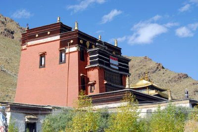 Chapel of Jampa housing the 27m tall Future Buddha, Tashilhunpo Kora Circuit