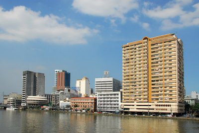 Escolta Twintowers on the north bank of Pasig River from MacArthur Bridge