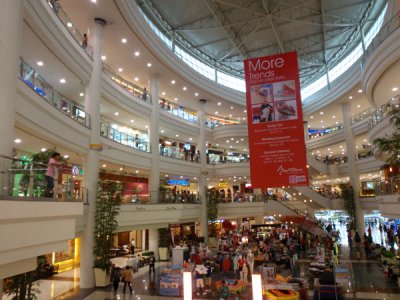 Robinson's Place Mall, Malate