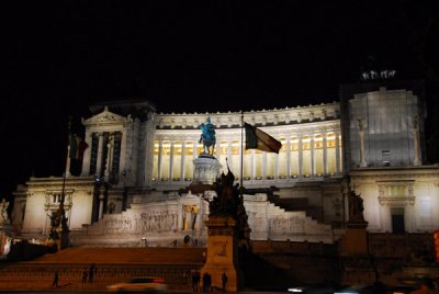 Victor Emmanuel Monument at night