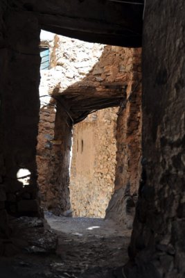 Narrow alley, Misfat Al Abryeen