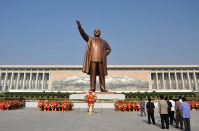 North Koreans expect foreigners to offer their respects to Kim Il Sung