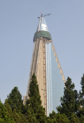 Ryugyong Hotel under construction Aug 2009