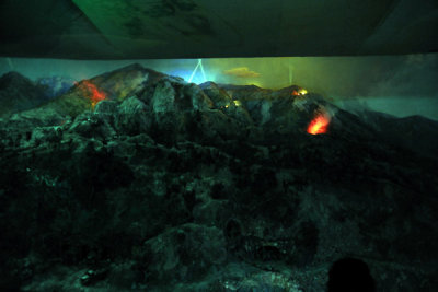 The diorama in action, Victorious Fatherland Liberation War Museum