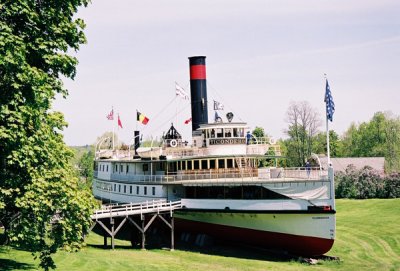 Side-wheel steamboat Ticonderoga