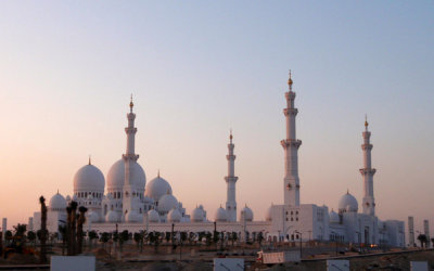 Sheikh Zayed Mosque at dusk