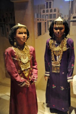 Dubai Museum - girls in festive clothing