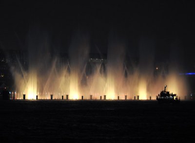 Fountain in the middle of the river between the two Expo sites