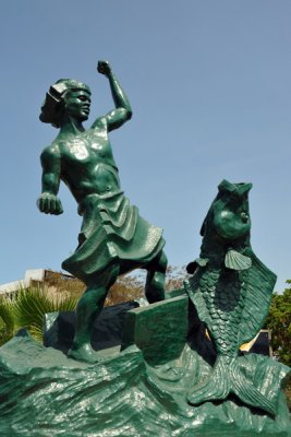 Fisherman sculpture, Ilha do Cabo