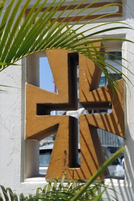 Cross on the wall around NS dos Remdios
