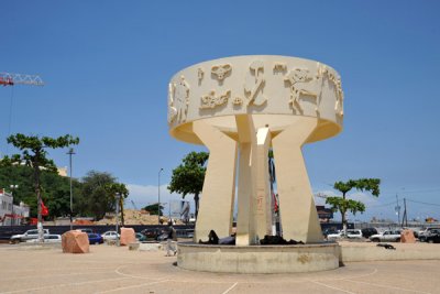 Largo do Baleizo, at the west end of the Luanda Corniche