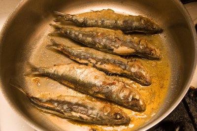 sardines sauteeing