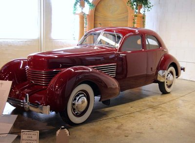 1936 Cord  810 Coupe