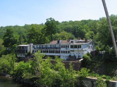 Riverside - Black Bass Hotel