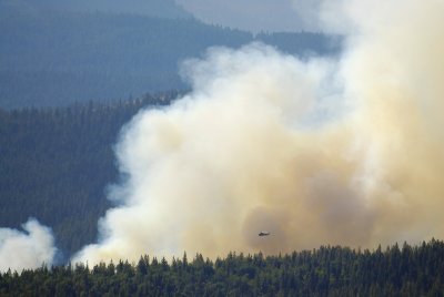 Helicopter sans bucket Howland Fire