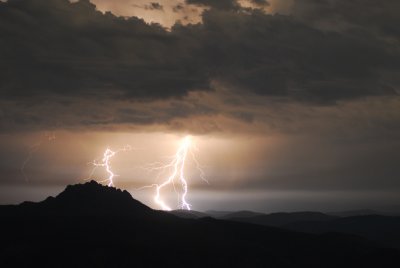 Lightning 01 Aug 2009 Buttes East side