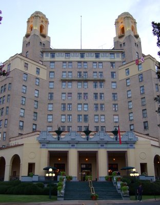 Arlington Hotel