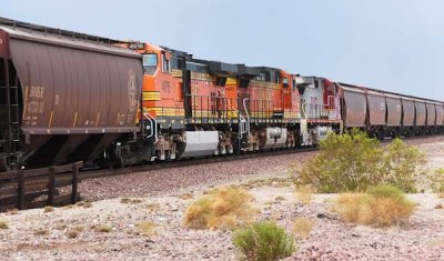 BNSF at Amboy (2 of 3)