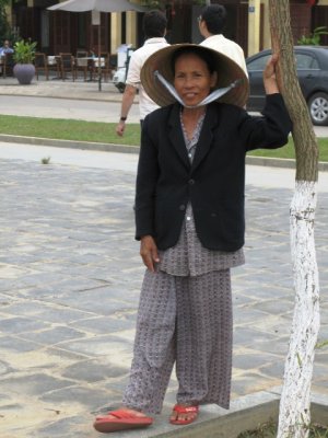 Peasant woman in Hoi An