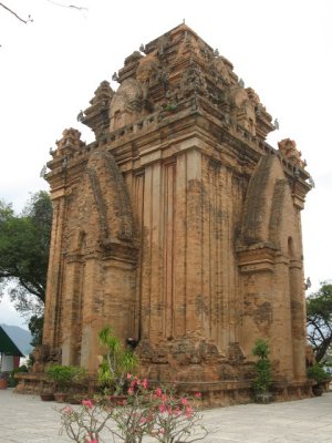 Po Ngar Cham temple