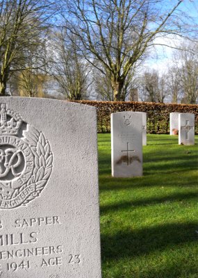 War-Grave-23.jpg