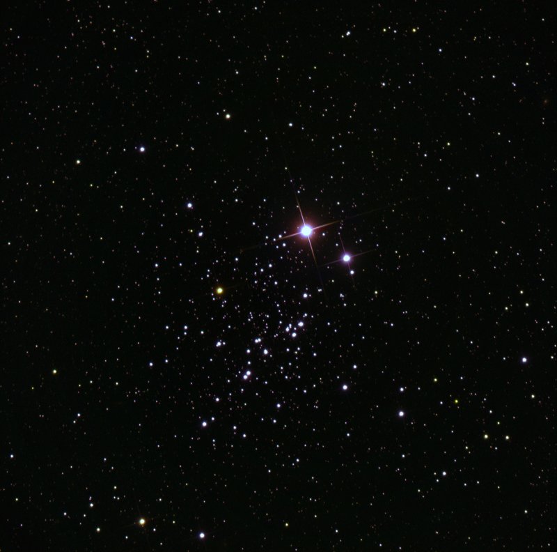 E. T. Cluster, lAmas de la Chouette (NGC 457, Caldwell 13)