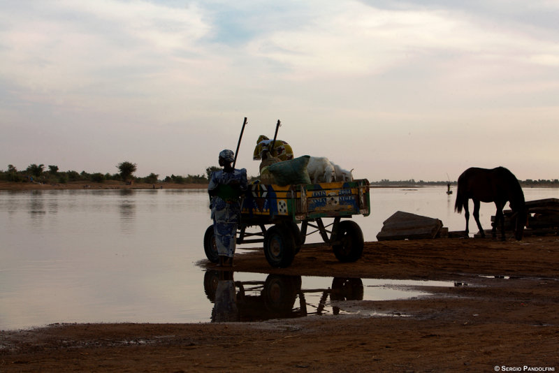 Mopti: tramonto sul Niger