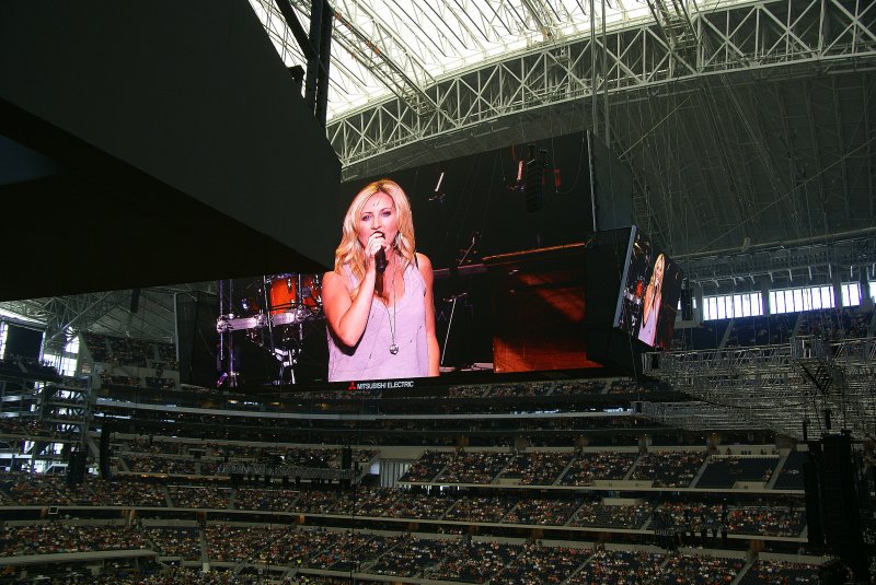 Lee Ann Womack on the HDTV screen