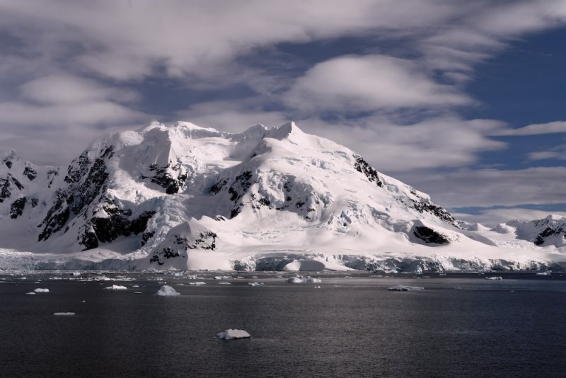 Antarctica 0149 Paradise Bay.jpg