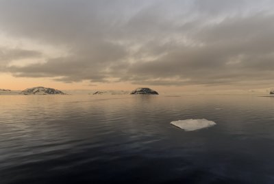 Antarctica 0066 Sunset (11-5-08).jpg