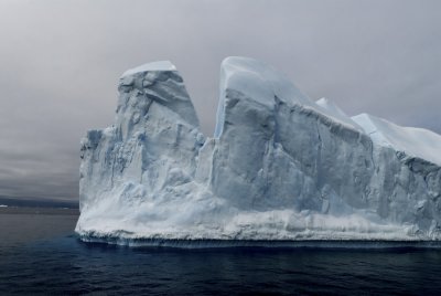 Antarctica 0093 Icebergs.jpg