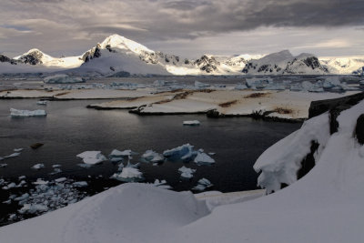 Antarctica 0199 Useful Islands.jpg