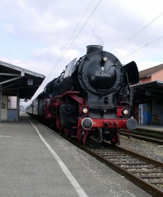 heavy oil-fired Pacific 01 1100 arriving with excursion train to Garmisch