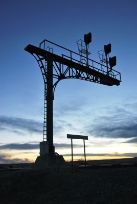 old Santa Fe cantilever with new signals