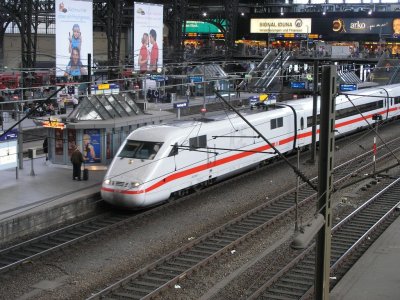 ICE1 arriving in Hamburg
