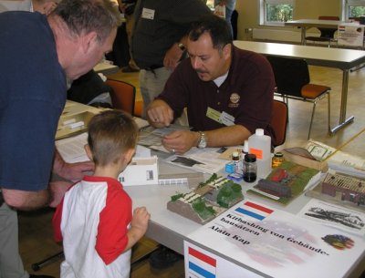 Alain Kap teaching scratchbuilding