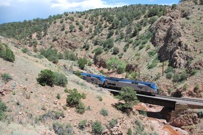 Amtrak #3 crawling through the canyon