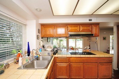 010_Kitchen.jpg