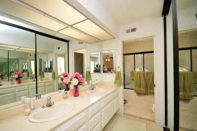 020_Master Bathroom.jpg