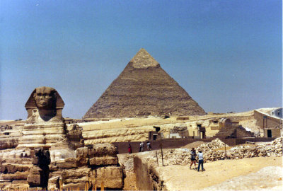 Not quite straight view of Sphinx & Great Pyramid