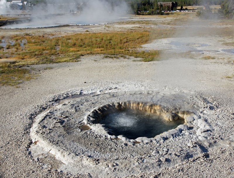 Geyser Loop Yellowstone.jpg