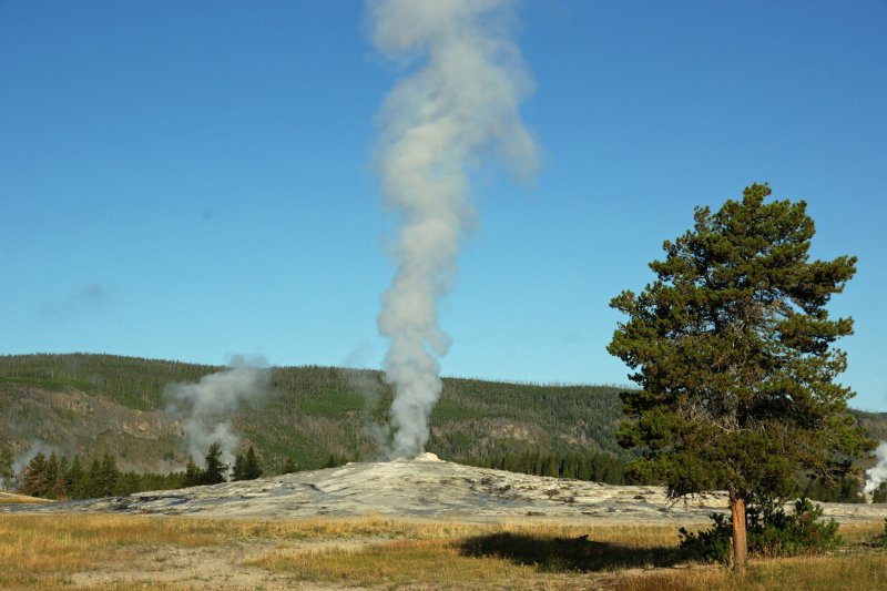 Old Faithful Geyser.jpg