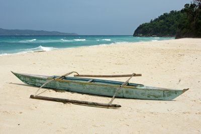 Boat and Beach Borcay.jpg